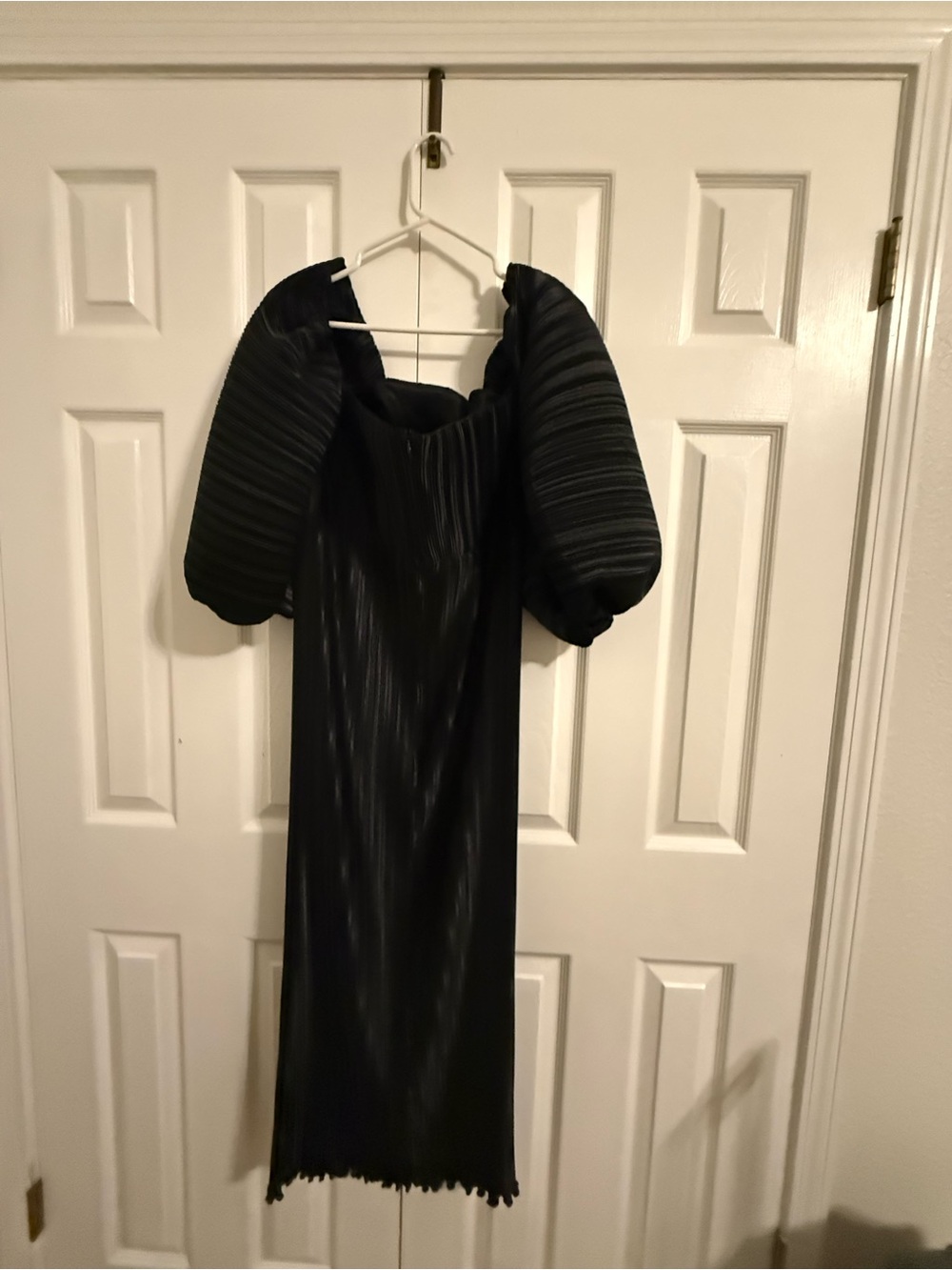 L’lDEE Off-Shoulder Pleated Black column Midi Dress 10 - Picture 2 of 6